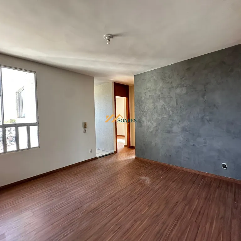 Sala do apartamento com piso laminado